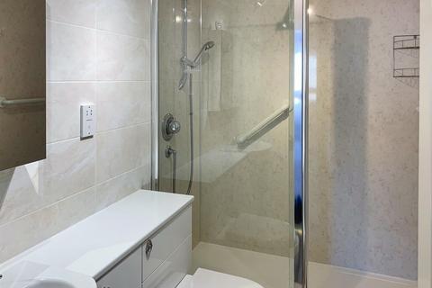 30 Carlton Leas, Folkestone, CT20 2DJ