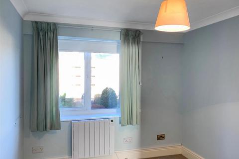 30 Carlton Leas, Folkestone, CT20 2DJ