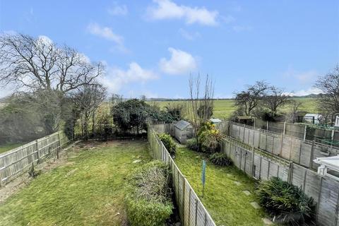 30 Bland Drive, Hawkinge, Folkestone, CT18 7PX
