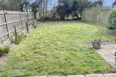 30 Bland Drive, Hawkinge, Folkestone, CT18 7PX