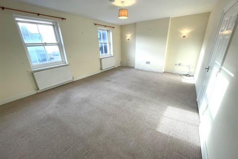 3 bedroom flat for sale, Sandgate High Street, Sandgate, Folkestone