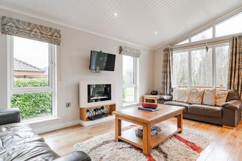 3 bedroom park home for sale, Langmere Lakes, Frettenham