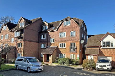 2 bedroom flat for sale, Abbots Rise, Redhill