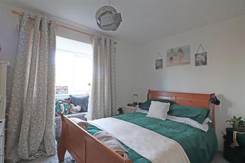 11 Abbots Rise, Redhill, RH1 1LL