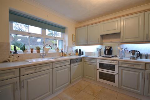 5 bedroom detached house for sale, Hillmeadow, Verwood