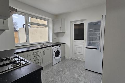 3 bedroom semi-detached house to rent, orpington BR5