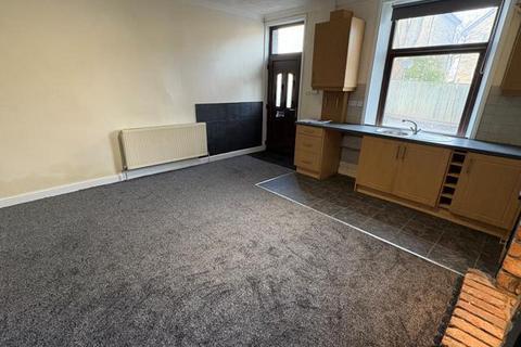 2 bedroom terraced house for sale, Valley Road, Cleckheaton