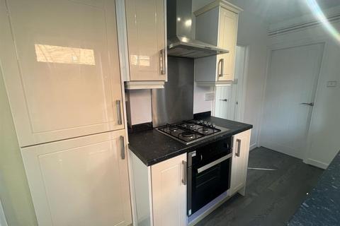 1 bedroom maisonette to rent, Dellfield Road, Hatfield