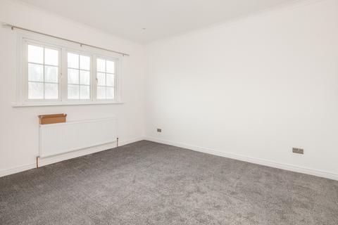 1 bedroom in a house share to rent, Beatrice Avenue Streatham SW16