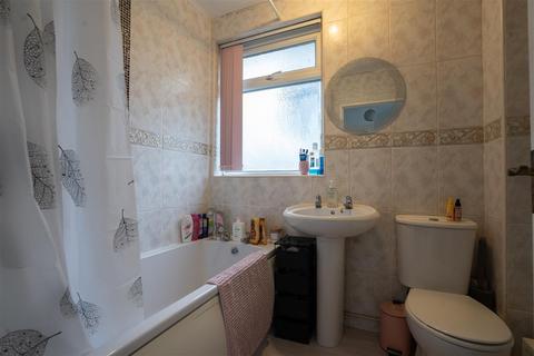 70 Bellevue Road, Sheldon, Birmingham, B26 2QA
