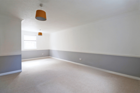 2 bedroom flat for sale, Braemar Court, Ashburnham Road, Bedford, MK40