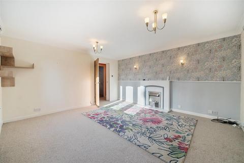 1 bedroom apartment for sale, Station Approach, East Horsley