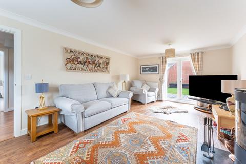 5 Edith Close, Burnham-on-sea, TA8 2NR