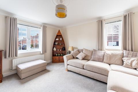 5 Edith Close, Burnham-on-sea, TA8 2NR