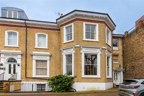 2 bedroom apartment to rent, Cavalry Gardens, Putney, London, SW15