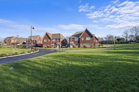 3 bedroom semi-detached house for sale, Hoadley Avenue, Burgess Hill RH15