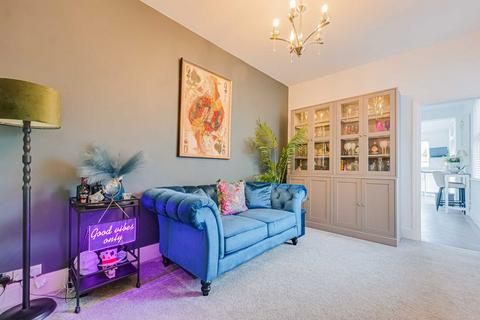 27 Plas Newydd, Southend-on-sea, SS1 3AG