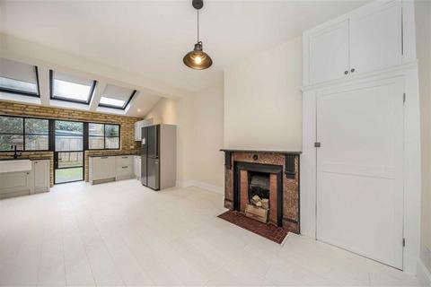 4 bedroom semi-detached house to rent, Winchendon Road, Teddington TW11