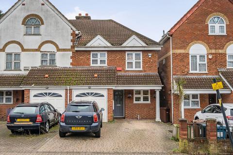 Kenton Lane, Harrow, HA3
