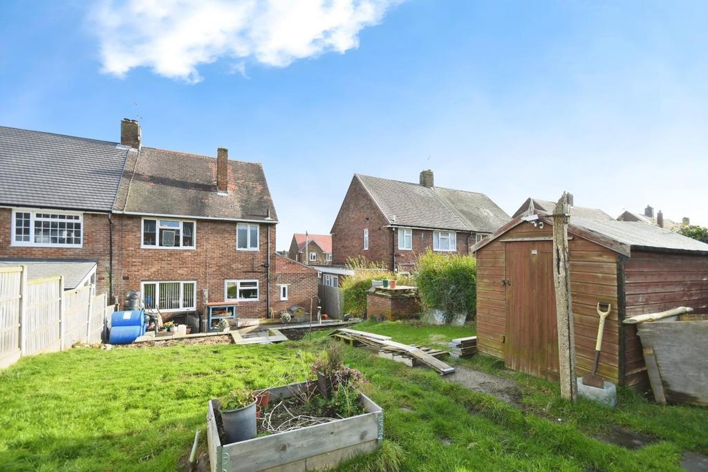 REAR GARDEN 02.jpg