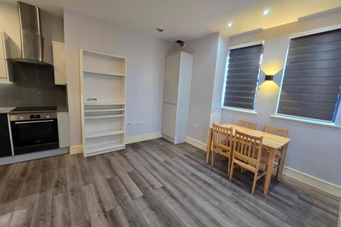 2 bedroom flat to rent, East Barnet Road, Barnet