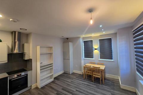 2 bedroom flat to rent, East Barnet Road, Barnet