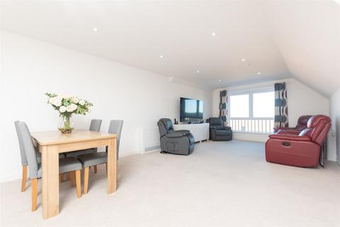 2 bedroom flat for sale, Pilots View, Chatham, Kent