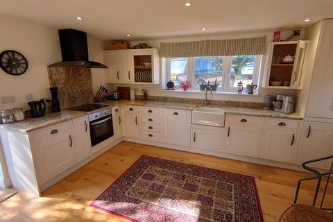 2 bedroom detached house to rent, Foldhill Lane, Martock