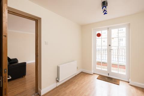 3 bedroom terraced house for sale, Buckingham Court, Bishophill Senior, York, YO1