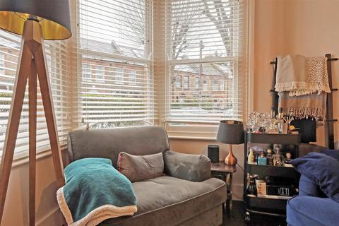 31 Blyth Road, London, E17 8HP