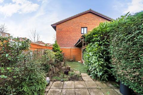 30 Trent Way, Worcester Park, KT4 8TT