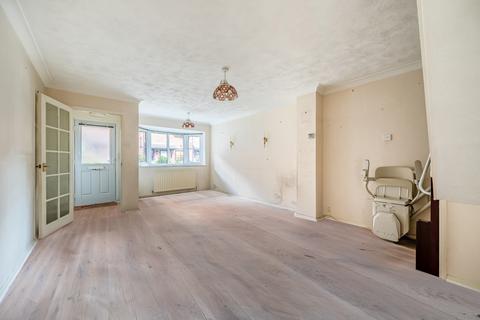 30 Trent Way, Worcester Park, KT4 8TT