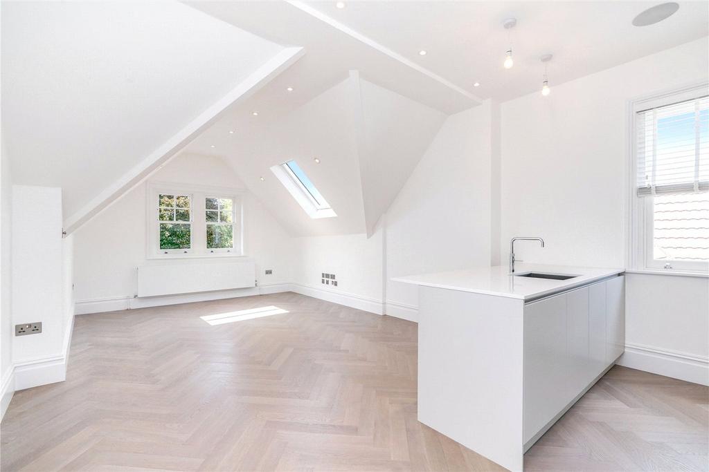 Kitchen/Dining Area