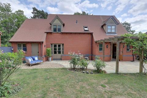 undefined, Watts Close, Hucclecote