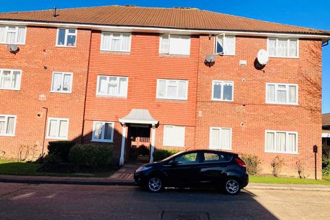 2 bedroom flat for sale, Chatsworth Court, Marsh Lane HA7