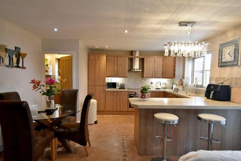 15 Eagley View, Bury, BL8 2HL