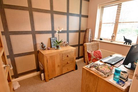 15 Eagley View, Bury, BL8 2HL