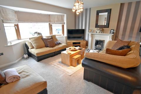 15 Eagley View, Bury, BL8 2HL