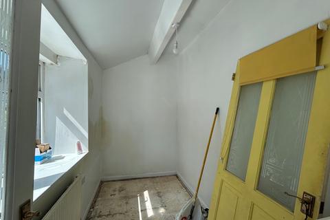 2 bedroom terraced house for sale, Old Road, Great Horton, Bradford, BD7