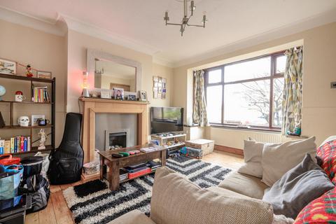 3 bedroom terraced house for sale, Queens Road, Leeds, LS27