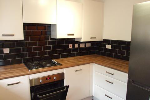 3 bedroom terraced house to rent, Corbett Drive, Wakefield, West Yorkshire, WF2