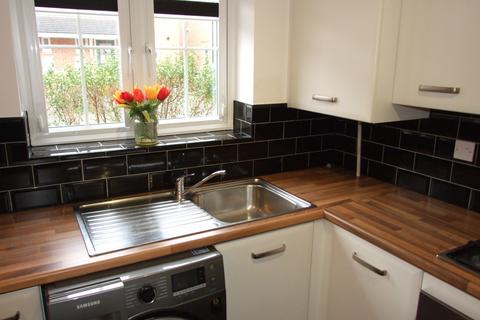 3 bedroom terraced house to rent, Corbett Drive, Wakefield, West Yorkshire, WF2