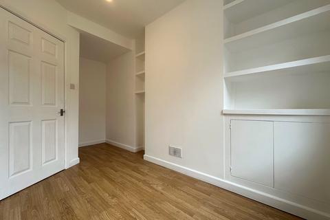 2 bedroom terraced house to rent, Shaw Street, Newcastle ST5