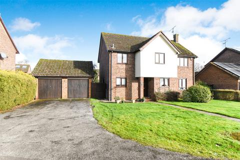 4 bedroom detached house for sale, Middle Mead, Hampshire RG27