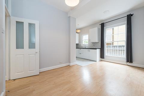 2 bedroom flat to rent, Cosway Street, London NW1