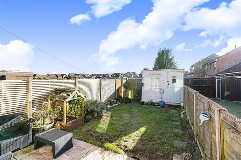 74 Kestrel Way, Luton, LU4 0UD