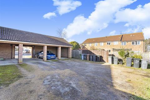 74 Kestrel Way, Luton, LU4 0UD