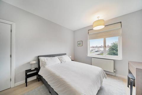 25 Abbott Avenue, London, SW20 8SG