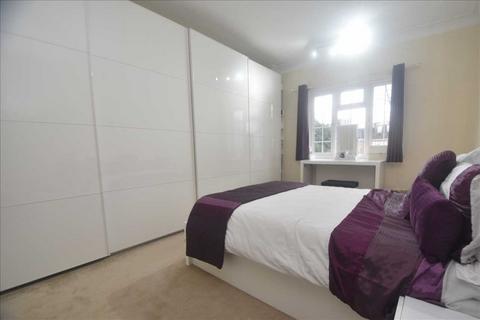 3 bedroom apartment for sale, Herga Court, Sudbury Hill, Harrow on the Hill