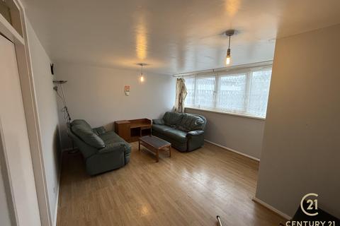 1 bedroom flat to rent, Biscoe Close, HOUNSLOW TW5